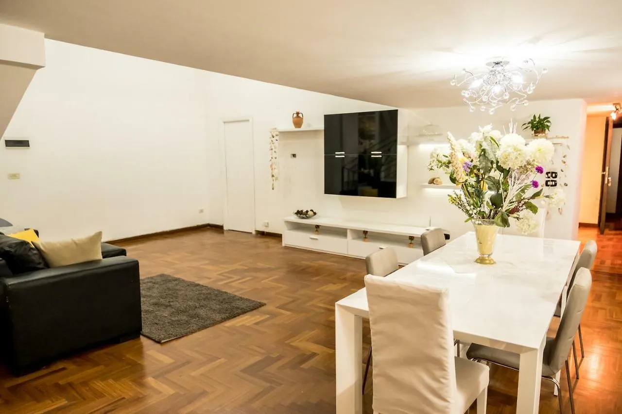 Il Salotto Di Nonna Cornelia 2 Hotel Napels Italië